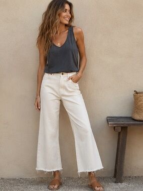 Rolla’s Eastcoast Flare Crop Cream Jeans